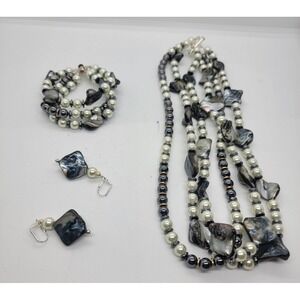 Set Of 3 Freshwater Mother Of Pearls And Shells Necklace Bracelet Earrings